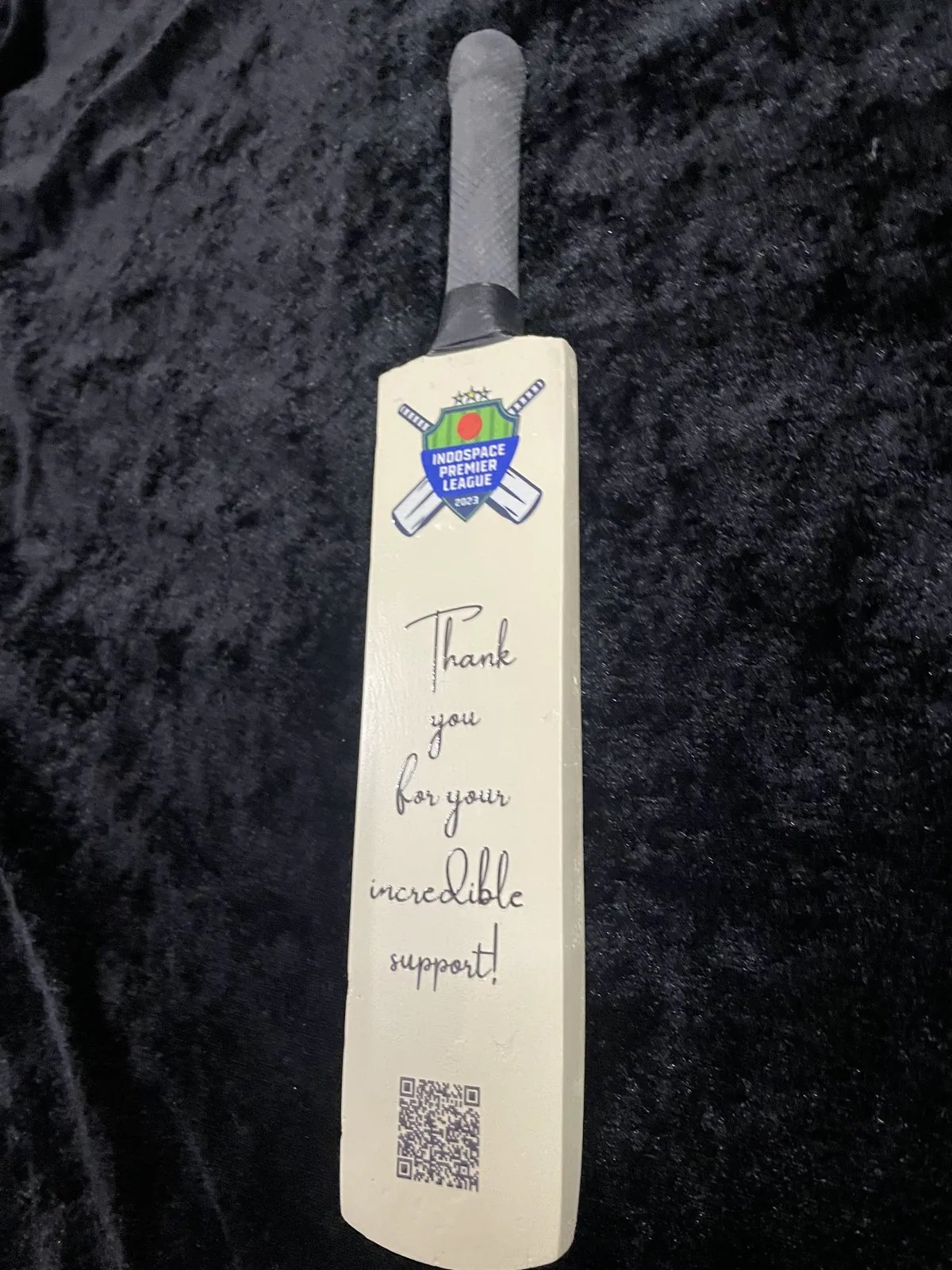 Miniature cricket-bat thank-you, photo 3