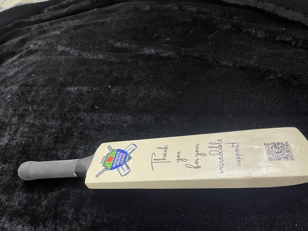 Miniature cricket-bat thank-you, photo 4
