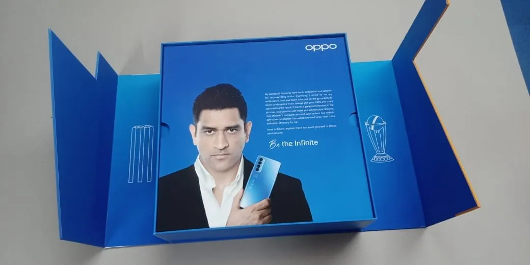 Reno7 launch kit box, photo 4