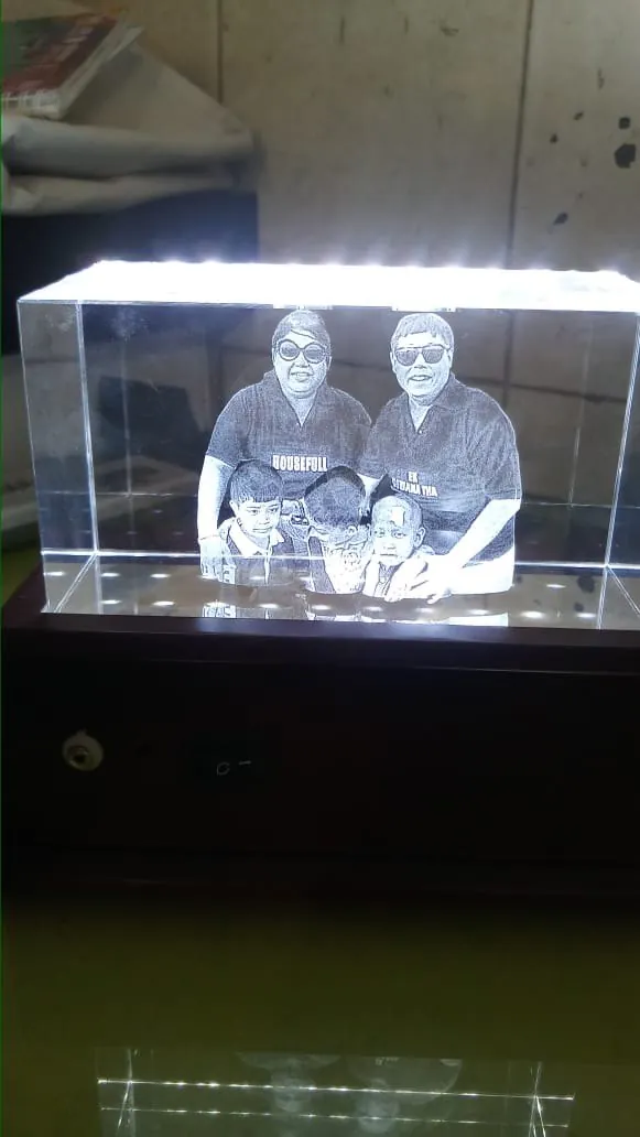 3D laser-etched crystal photo