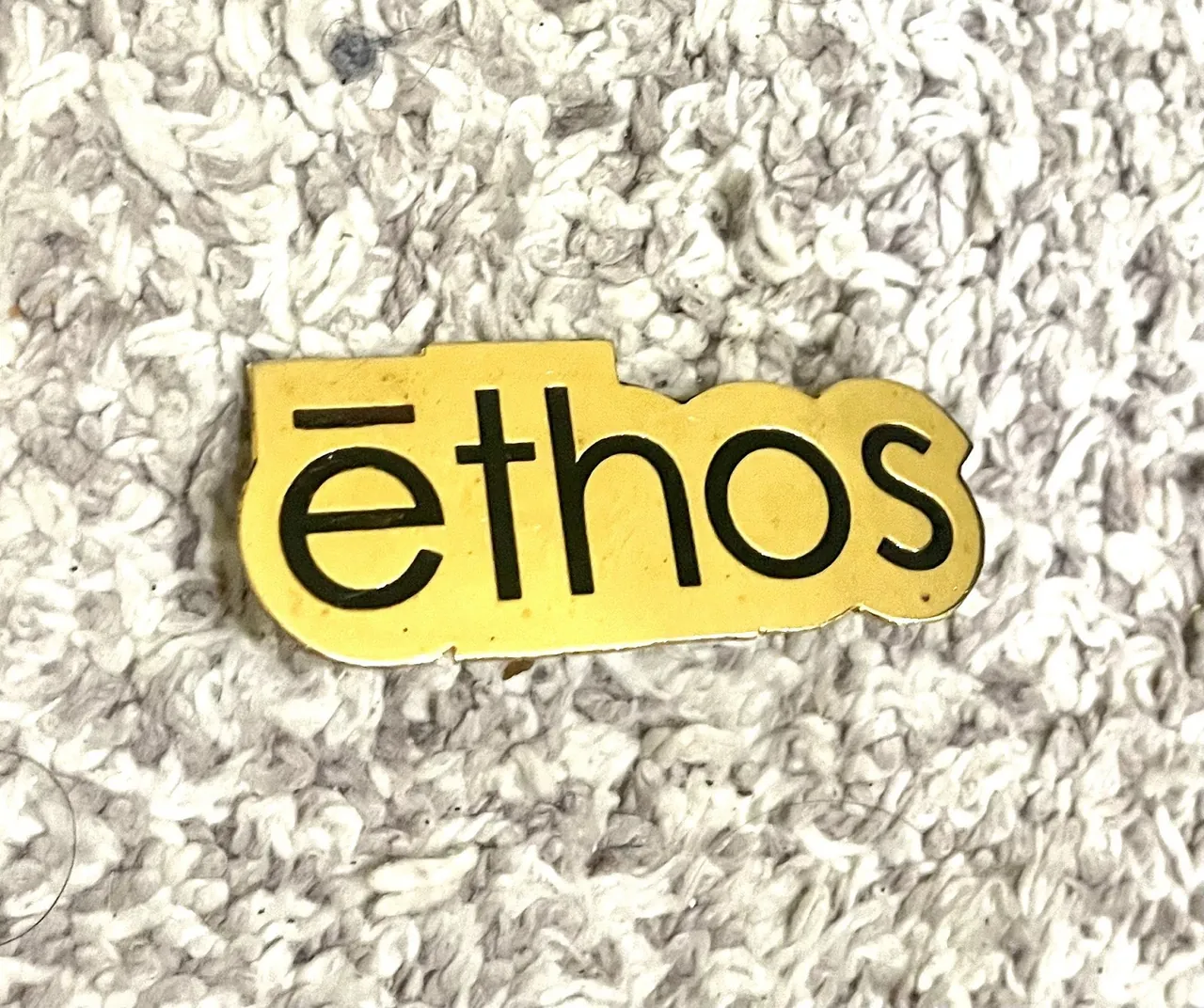 Lapel pin, Ethos