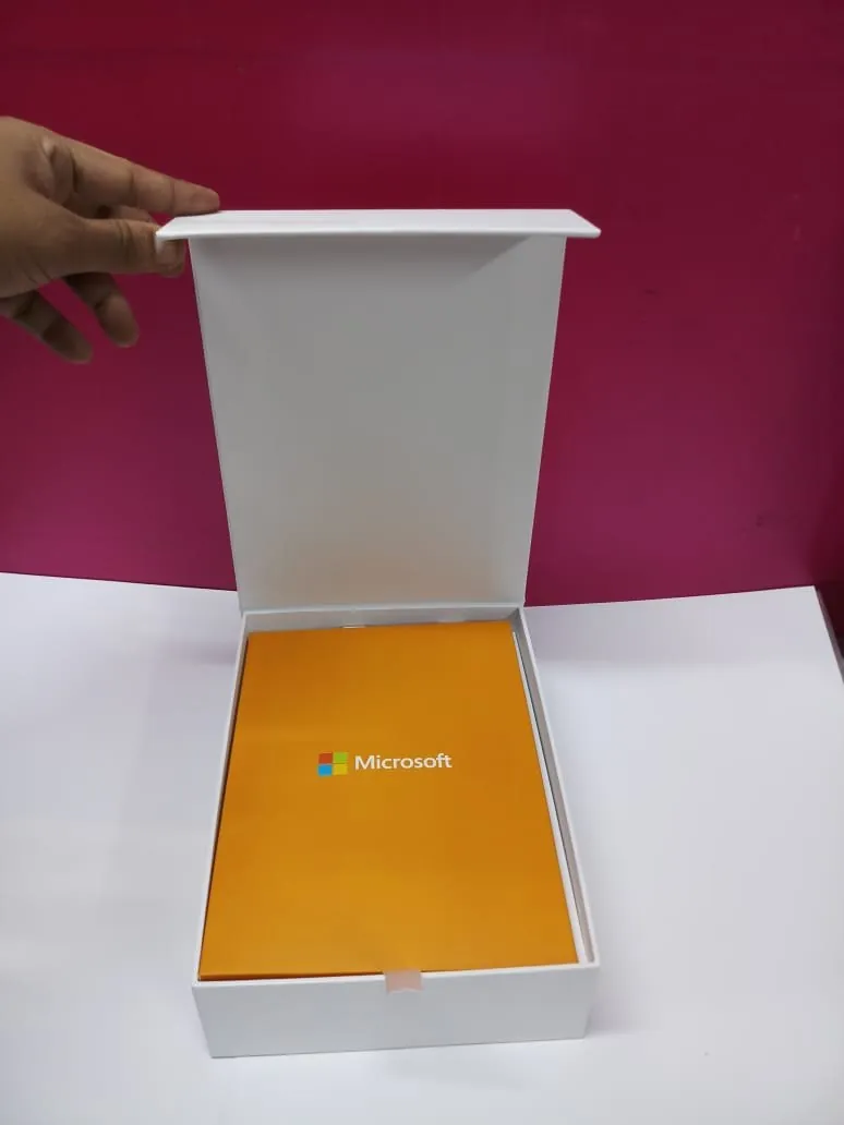 Magnetic gift box, Microsoft