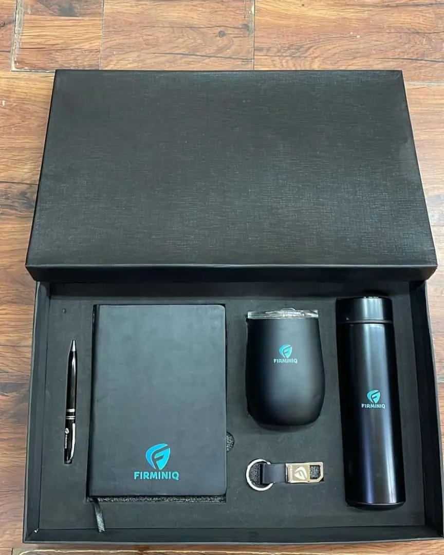 Tech gift set: flask, diary, pen, mouse