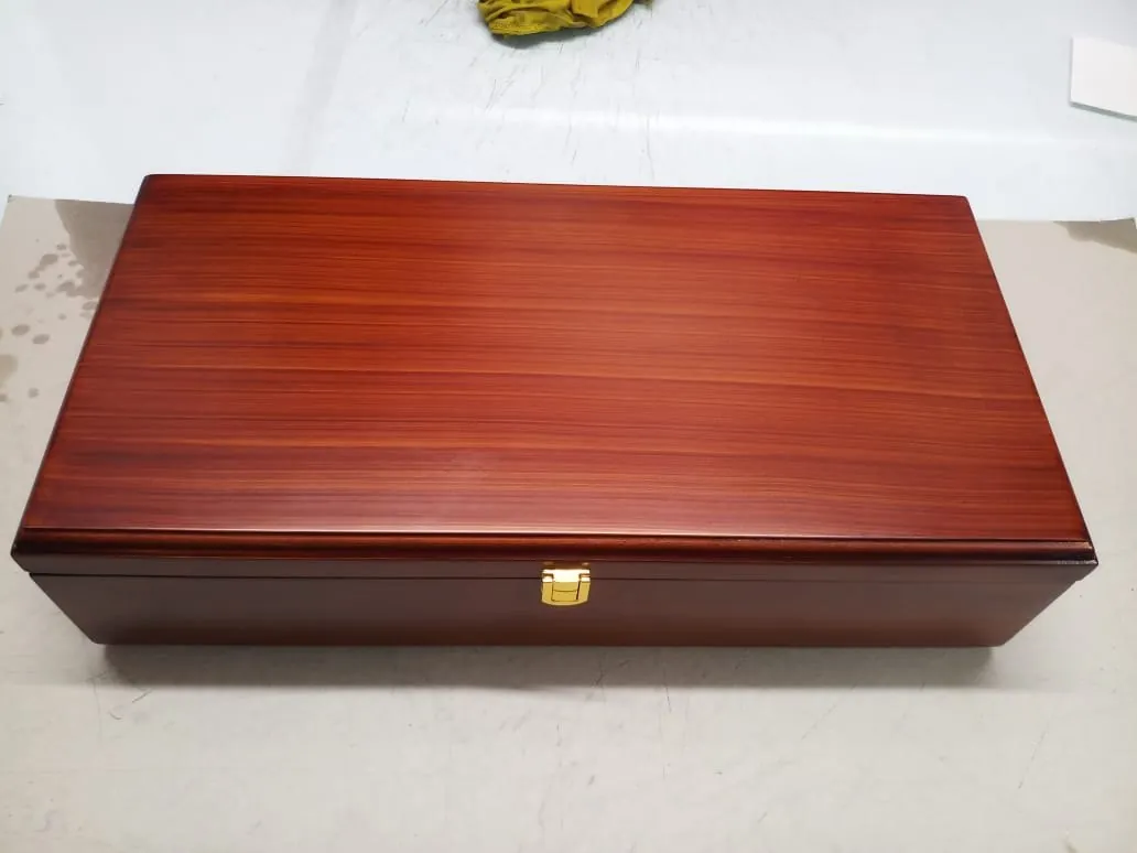 Lacquered wooden presentation box